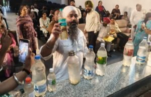 Contaminated drinking water: Angry councillors display bottles in Jalandhars General House meeting, demand action – The Tribune Contaminated drinking water: Angry councillors display bottles in Jalandhars General House meeting, demand action - The Tribune