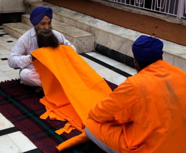 Middle East conflict hits Sikh tradition: Golden Temple ‘siropas’ in Middle East conflict hits Sikh tradition: Golden Temple ‘siropas’ in short supply - The Tribune