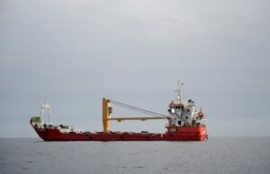 India-flagged vessels start sailing out of Hormuz India-flagged vessels start sailing out of Hormuz