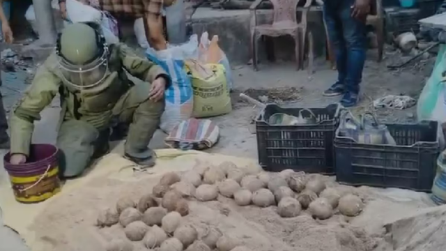 Follow LSG vs KKR live.