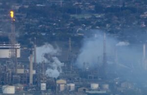 Explosions, fire at crucial Australian refinery sparks fuel supply fears Explosions, fire at crucial Australian refinery sparks fuel supply fears