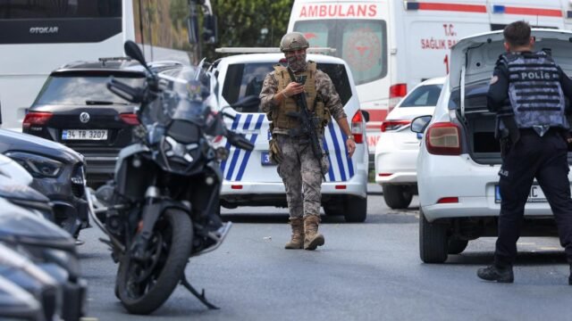 Gunmen attack building housing Israeli Consulate in Istanbul Gunmen attack building housing Israeli Consulate in Istanbul