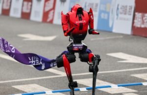 Humanoid robots race past humans in Beijing half-marathon, showing rapid advances Humanoid robots race past humans in Beijing half-marathon, showing rapid advances