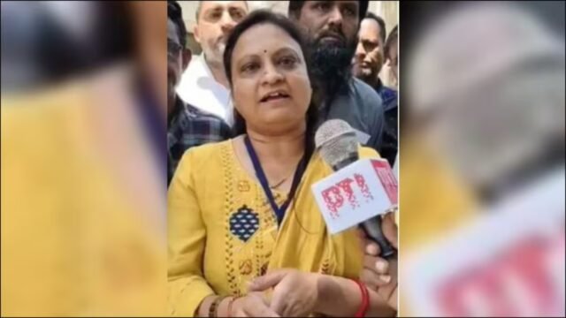 Punjab Kings' Yuzvendra Chahal, centre, celebrates with teammates the wicket of Rajasthan Royals' Yashasvi Jaiswal during the Indian Premier League cricket match between Rajasthan Royals and Punjab Kings in New Chandigarh, India, Tuesday, April 28, 2026.(AP Photo)