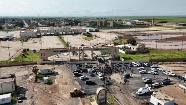 Iraq-Syria border crossing reopens for first time in over a decade