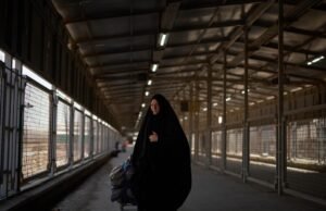 Iraq closes Shalamcheh crossing with Iran after airstrikes kill Iraqi Iraq closes Shalamcheh crossing with Iran after airstrikes kill Iraqi