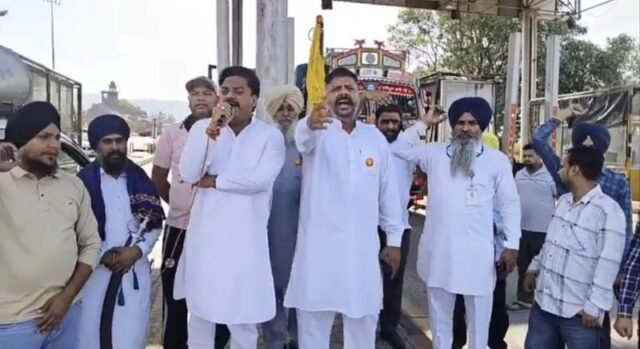 Kiratpur-Manali highway choked amid protest over Himachal entry fee - The Tribune