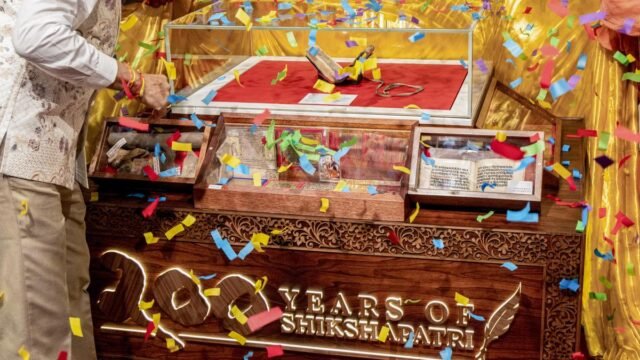 Oxford University library marks bicentenary of sacred Hindu text Shikshapatri with U.K. tour