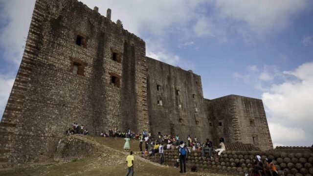 Stampede at Haitian mountaintop fortress kills at least 25 people and injures dozens