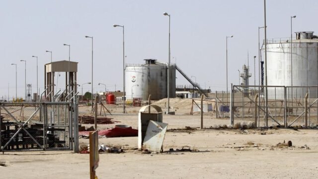 Three workers wounded in strike on North Rumaila oil field Three workers wounded in strike on North Rumaila oil field in southern Iraq