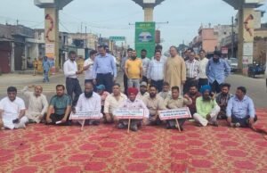 Traffic alert: Routes diverted for vehicles entering Himachal via Una amid Mehatpur border protest – The Tribune Traffic alert: Routes diverted for vehicles entering Himachal via Una amid Mehatpur border protest - The Tribune