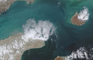 Two Indian ships reverse course in Hormuz strait, says vessel tracker Two Indian ships reverse course in Hormuz strait, says vessel tracker