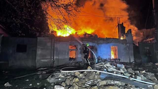 Ukraine, Russia accuse each other of Easter truce violations