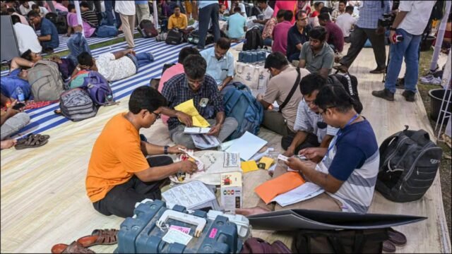 Rajasthan Royals' Donovan Ferreira hits a six during the Indian Premier League cricket match between Rajasthan Royals and Punjab Kings in New Chandigarh, India, Tuesday, April 28, 2026.(AP Photo)