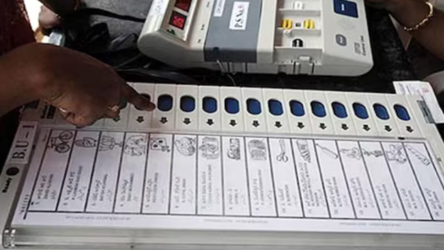 Rishabh Pant's Lucknow Super Giants side host Gill's Gujarat Titans (PTI)