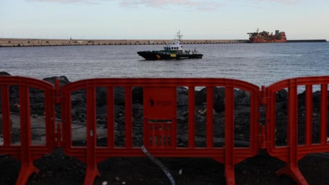Americans from virus-hit ship will not necessarily be quarantined: official