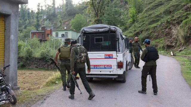 Army Foils Suspected Infiltration Attempt In Poonch's Mendhar Sector Shubman Gill (left) and Abhishek Sharma (AP Photo)