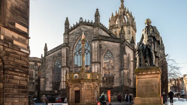 Das Adam Smith Problem: rethinking Smith’s moral and economic worlds