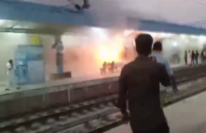 Fire Breaks Out In Hyderabad-Jaipur Special Express, Visuals Capture Chaos At Station | Watch LSG Opener Mitchell Marsh. (Picture Credit: Creimas)