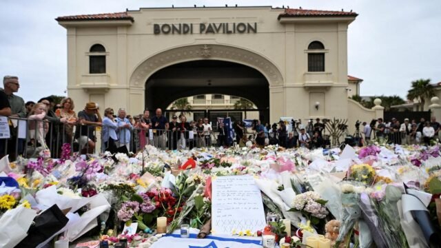New weapons charges filed against suspect in deadly shooting at Bondi Beach Hanukkah festival