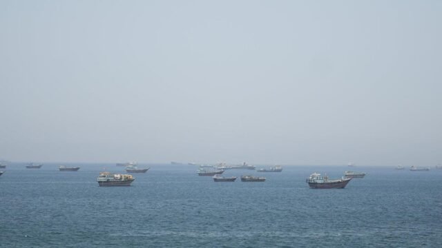 U.S. fire on Iran tankers sparks reprisals as deal hangs in balance