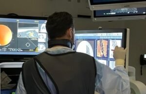U.S. lifts hold on immigration applications for doctors, but leaves others waiting U.S. lifts hold on immigration applications for doctors, but leaves others waiting