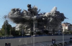 War worsens Lebanon’s economic crisis with job losses, slow business, soaring prices War worsens Lebanon's economic crisis with job losses, slow business, soaring prices